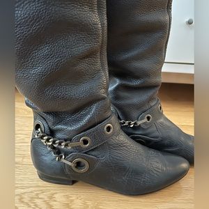 Aerosols black leather boots size 6.5M